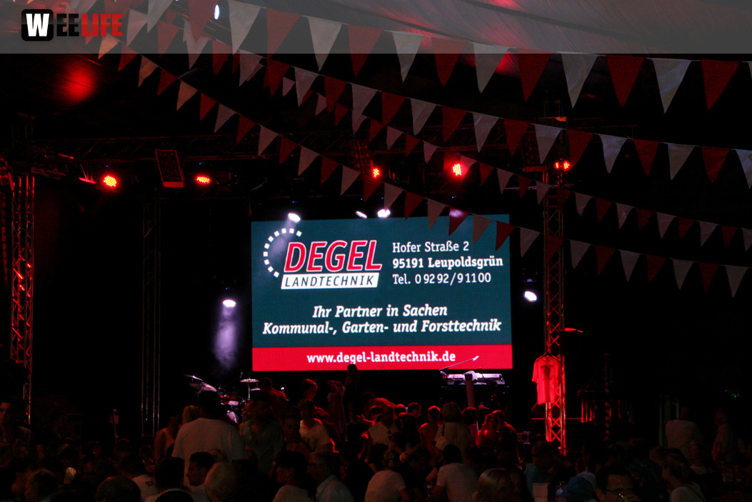 Hofer Volksfest 2013 - 3. Tag Abends Festbetrieb mit Partyteufel