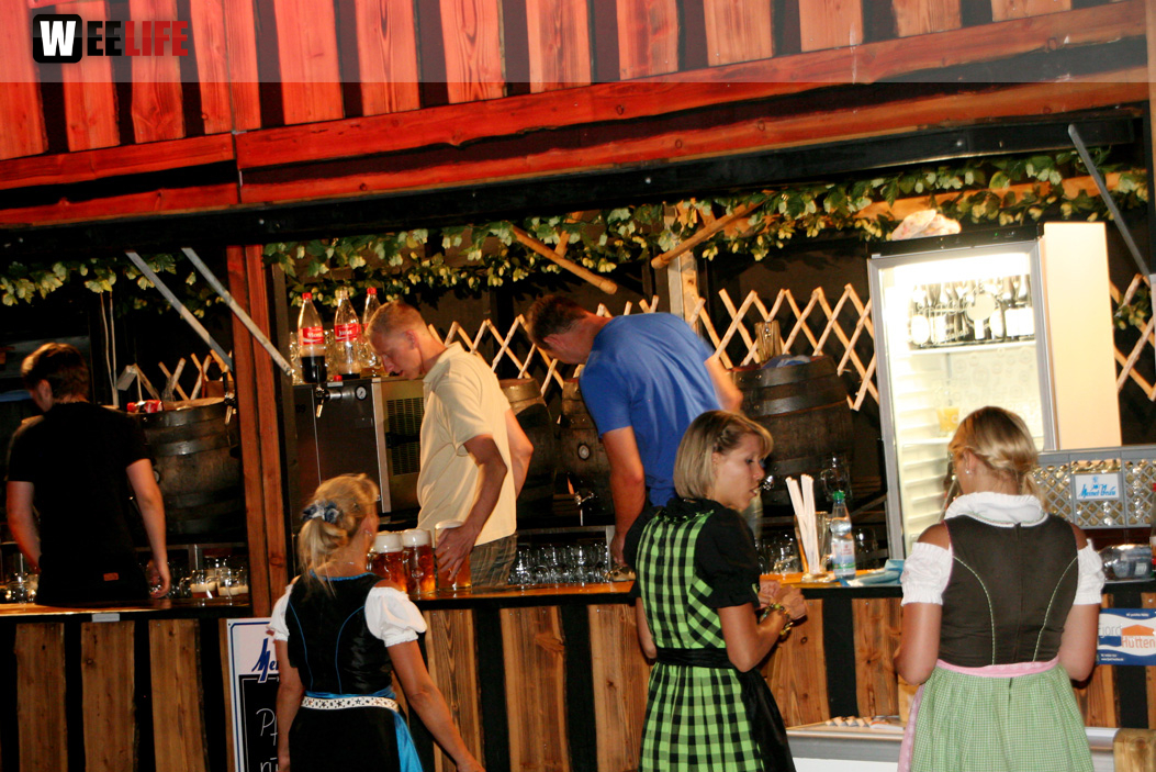 Hofer Volksfest 2013 - 3. Tag Abends Festbetrieb mit Partyteufel