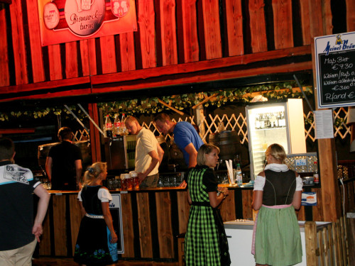 Hofer Volksfest 2013 - 3. Tag Abends Festbetrieb mit Partyteufel – Foto 28