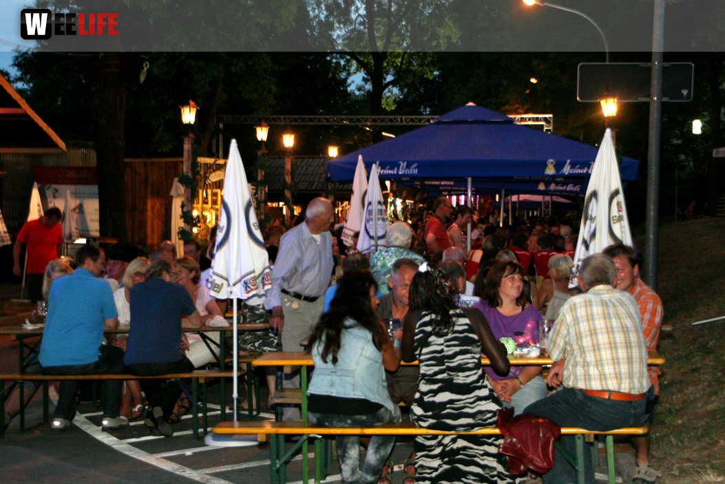 Hofer Volksfest 2013 - 3. Tag Abends Festbetrieb mit Partyteufel