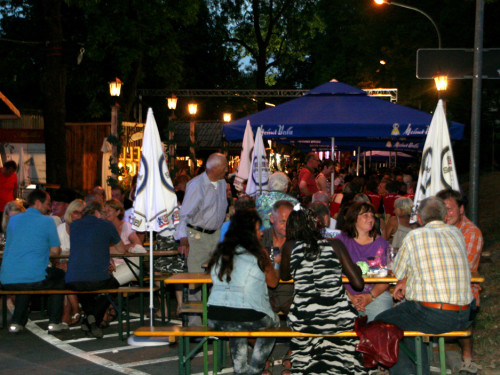 Hofer Volksfest 2013 - 3. Tag Abends Festbetrieb mit Partyteufel – Foto 29
