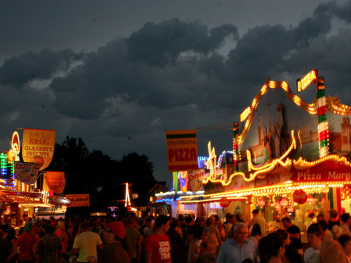 Hofer Volksfest 2013 - 3. Tag Abends Festbetrieb mit Partyteufel – Foto 51