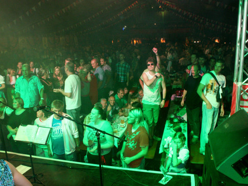 Hofer Volksfest 2013 - 6. Tag Abends Tag der Sparkasse mit den Isertaler Hexen – Foto 4