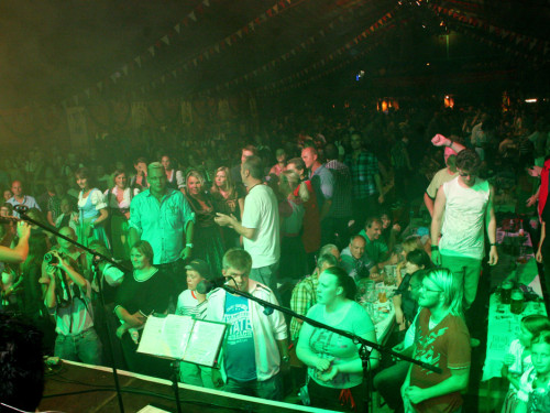 Hofer Volksfest 2013 - 6. Tag Abends Tag der Sparkasse mit den Isertaler Hexen – Foto 6