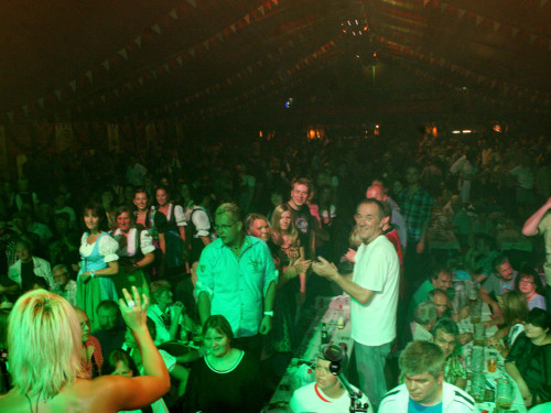 Hofer Volksfest 2013 - 6. Tag Abends Tag der Sparkasse mit den Isertaler Hexen – Foto 11