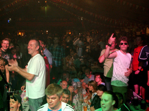 Hofer Volksfest 2013 - 6. Tag Abends Tag der Sparkasse mit den Isertaler Hexen – Foto 14