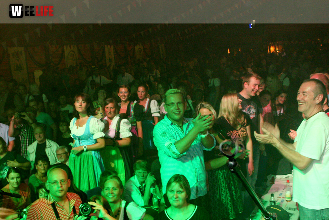 Hofer Volksfest 2013 - 6. Tag Abends Tag der Sparkasse mit den Isertaler Hexen