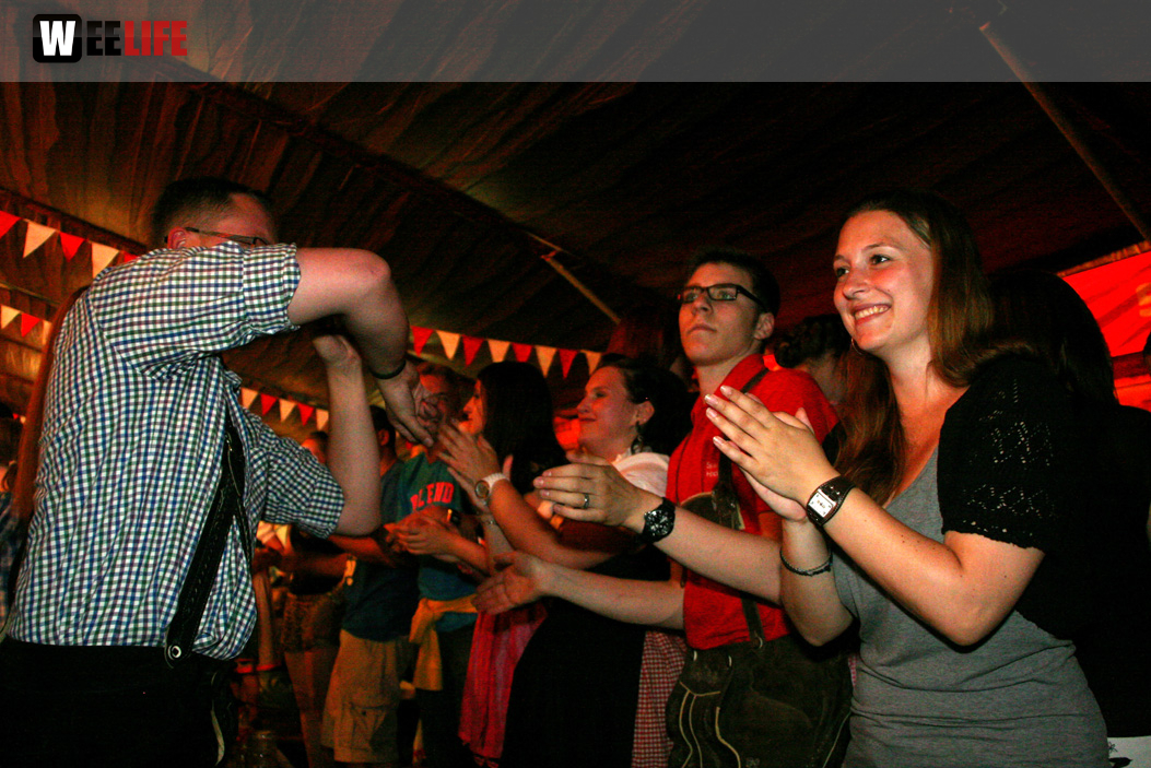 Hofer Volksfest 2013 - 6. Tag Abends Tag der Sparkasse mit den Isertaler Hexen