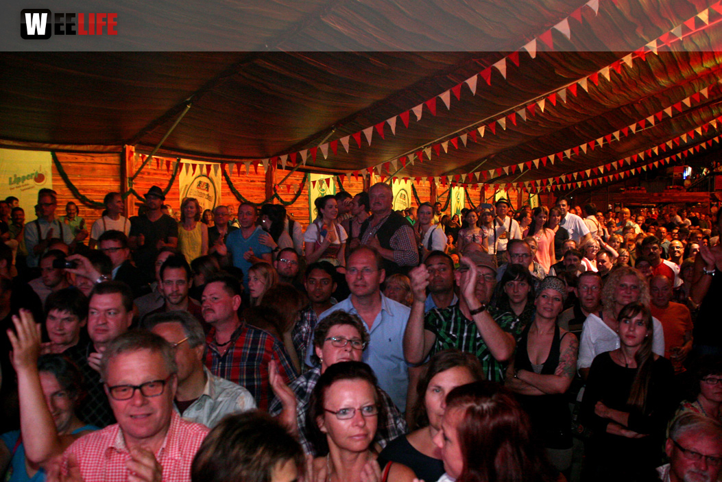 Hofer Volksfest 2013 - 6. Tag Abends Tag der Sparkasse mit den Isertaler Hexen