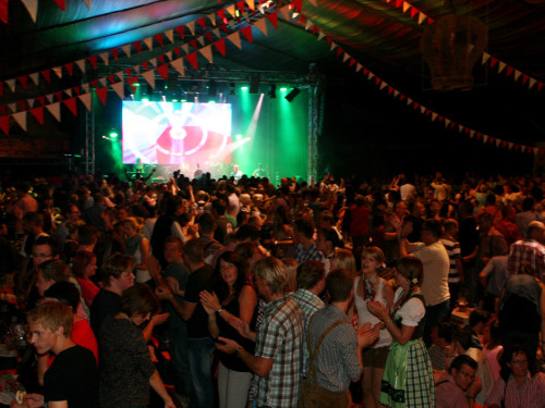 Hofer Volksfest 2013 - 6. Tag Abends Tag der Sparkasse mit den Isertaler Hexen – Foto 52