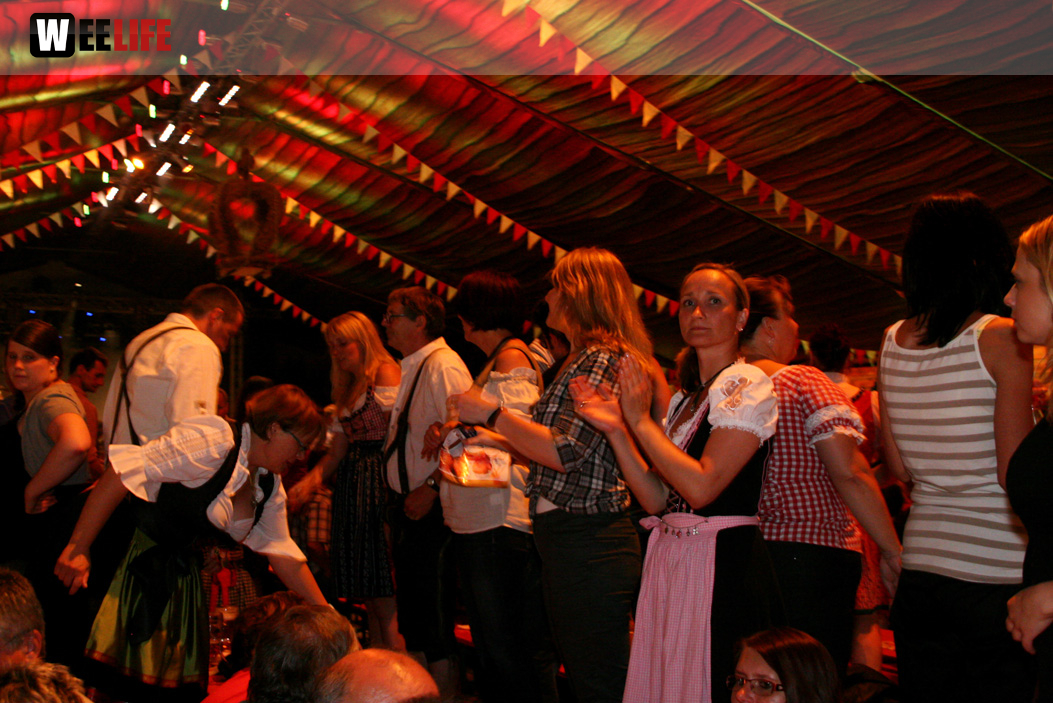 Hofer Volksfest 2013 - 6. Tag Abends Tag der Sparkasse mit den Isertaler Hexen