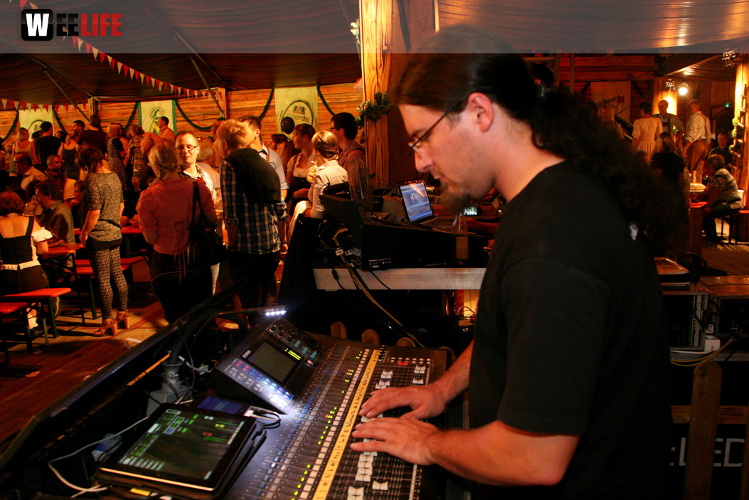 Hofer Volksfest 2013 - 6. Tag Abends Tag der Sparkasse mit den Isertaler Hexen