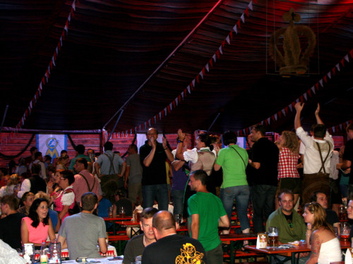 Hofer Volksfest 2013 - 7. Tag Abends Tag der Betriebe mit den Members  – Foto 44