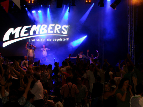 Hofer Volksfest 2013 - 7. Tag Abends Tag der Betriebe mit den Members  – Foto 49