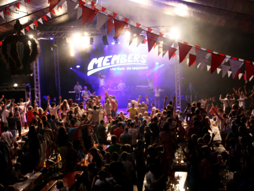 Hofer Volksfest 2013 - 7. Tag Abends Tag der Betriebe mit den Members  – Foto 57