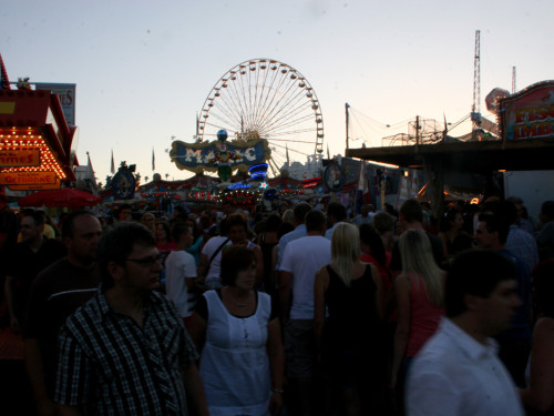 Hofer Volksfest 2013 - 8.Tag Abends Festbetrieb mit Biba und die Butzemänner – Foto 47