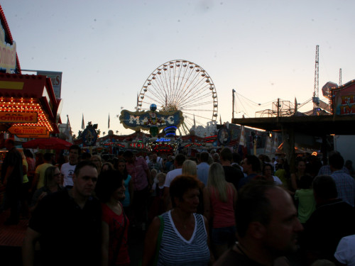 Hofer Volksfest 2013 - 8.Tag Abends Festbetrieb mit Biba und die Butzemänner – Foto 48