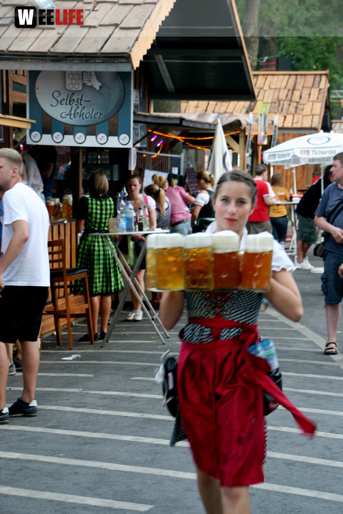 Hofer Volksfest 2013 - 9. Tag  Abends Nacht der Tracht mit Aischzeit