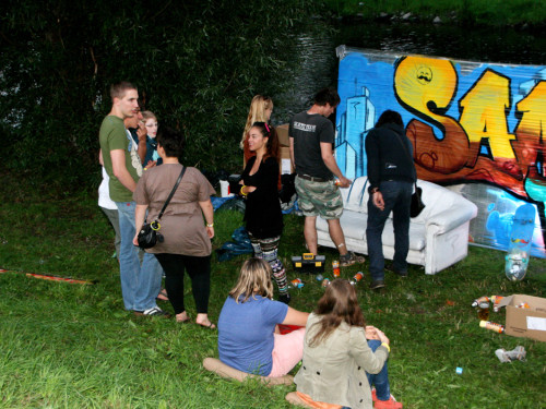 Saaleauenfest 2013 Abends Festbetrieb mit Wee Bush – Foto 16