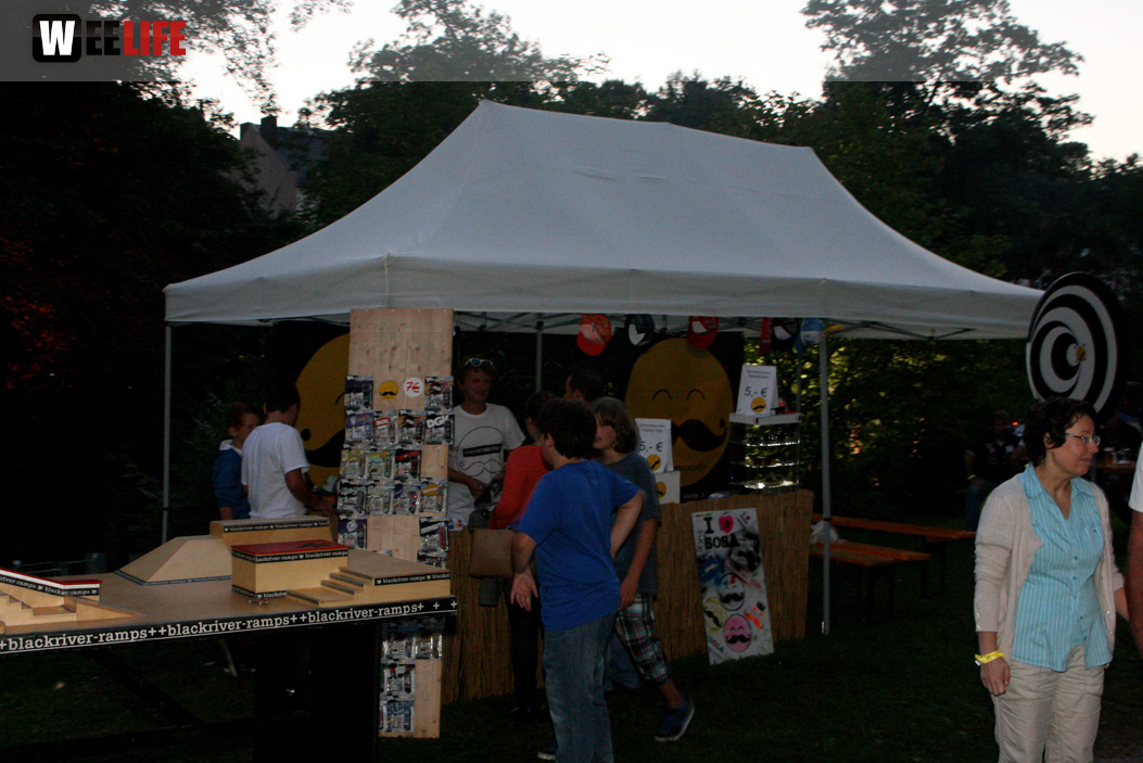 Saaleauenfest 2013 Abends Festbetrieb mit Wee Bush