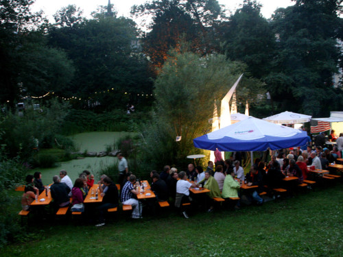 Saaleauenfest 2013 Abends Festbetrieb mit Wee Bush – Foto 28