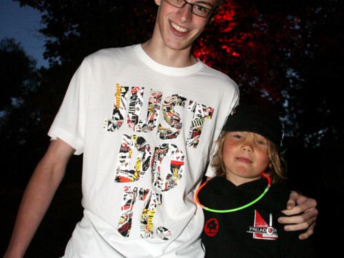 Saaleauenfest 2013 Abends Festbetrieb mit Wee Bush – Foto 51