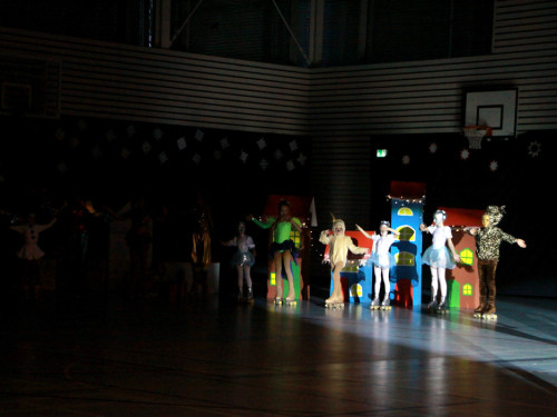 Rudolph und der Spielzeugdieb - Rollschuhshow – Foto 24