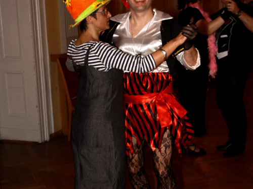 Spinnerte Tanzparty – Foto 2