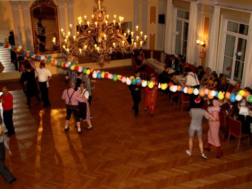 Spinnerte Tanzparty – Foto 11