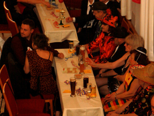 Spinnerte Tanzparty – Foto 14