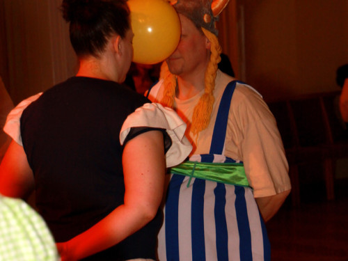 Spinnerte Tanzparty – Foto 24