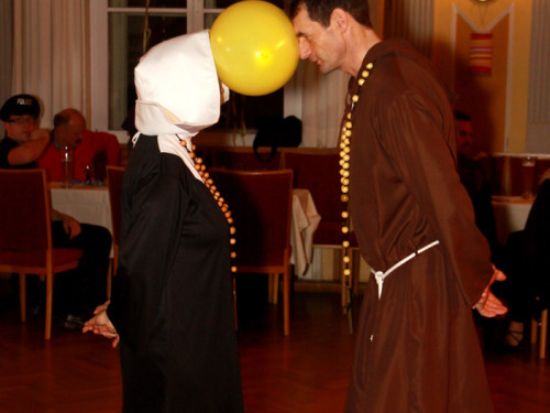 Spinnerte Tanzparty – Foto 29