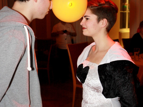 Spinnerte Tanzparty – Foto 33