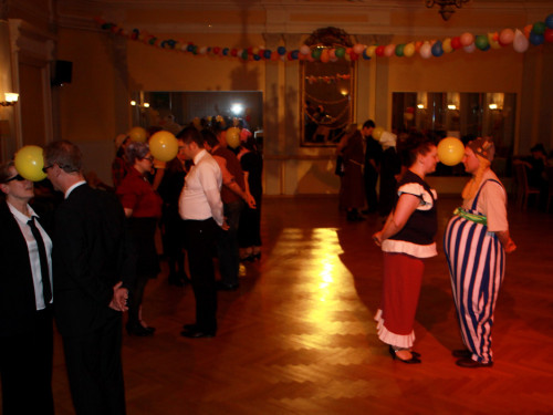 Spinnerte Tanzparty – Foto 36