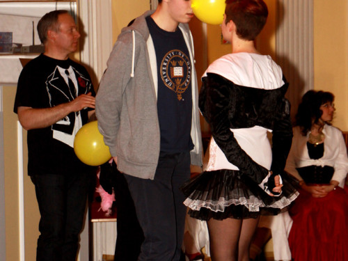 Spinnerte Tanzparty – Foto 44