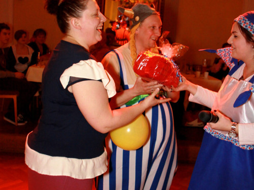 Spinnerte Tanzparty – Foto 50