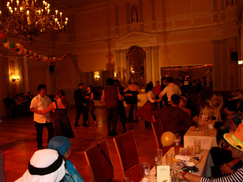 Spinnerte Tanzparty – Foto 53