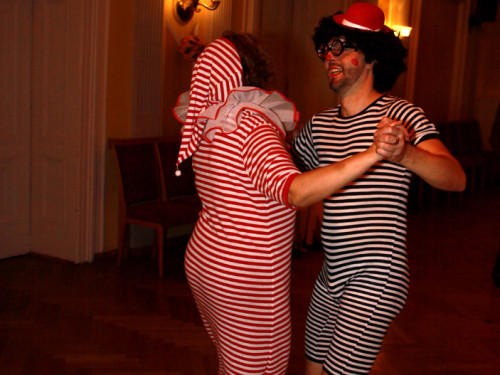 Spinnerte Tanzparty – Foto 59
