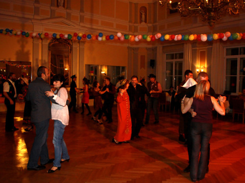 Spinnerte Tanzparty – Foto 60