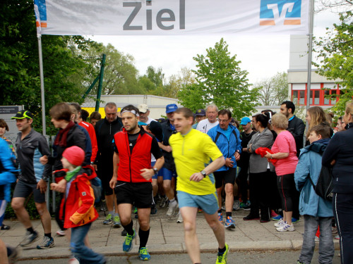Menschen Laufen für Menschen – Foto 24