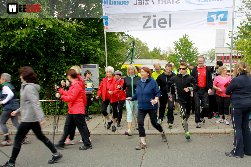 Menschen Laufen für Menschen