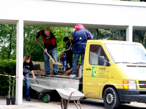 Pflanzaktion Grillen und Theater Gesang – Foto 20
