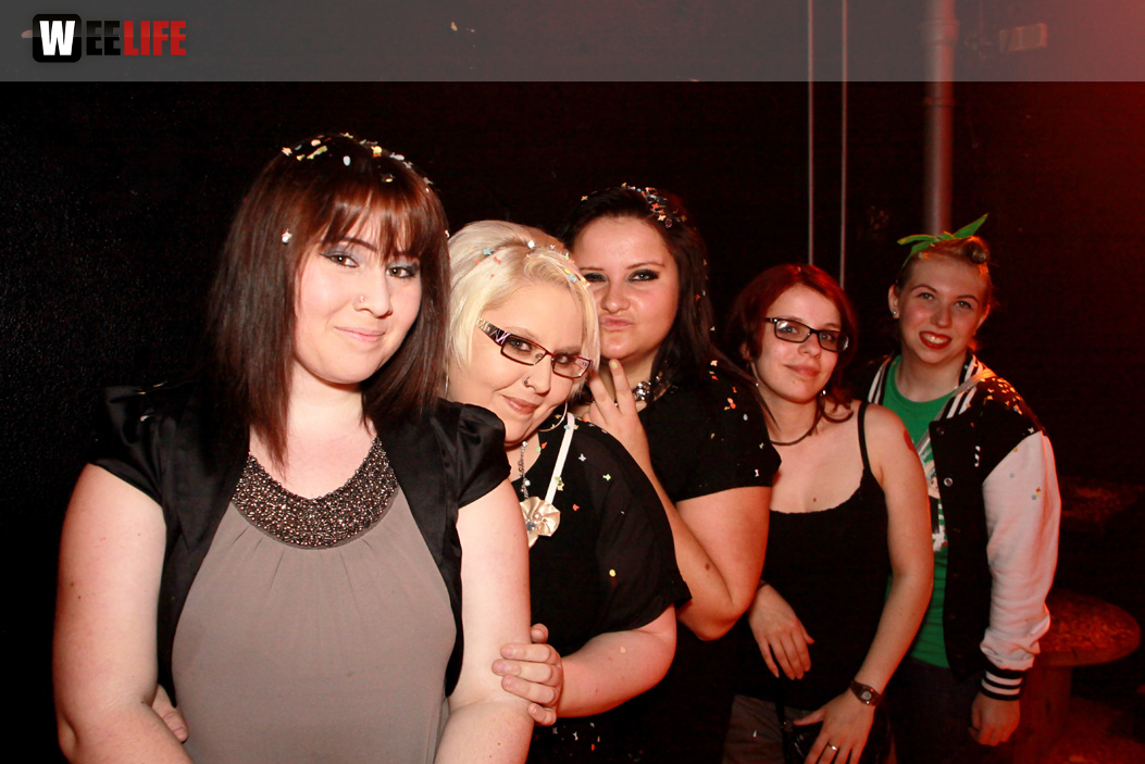 PARTY HALLIGALLI