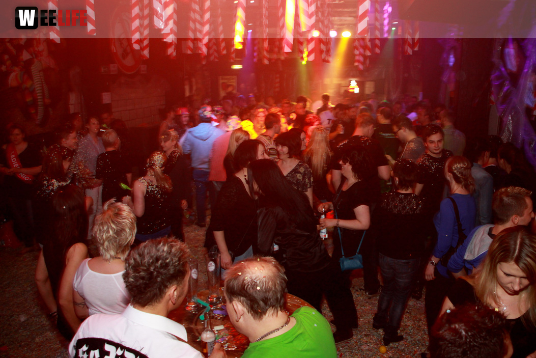PARTY HALLIGALLI