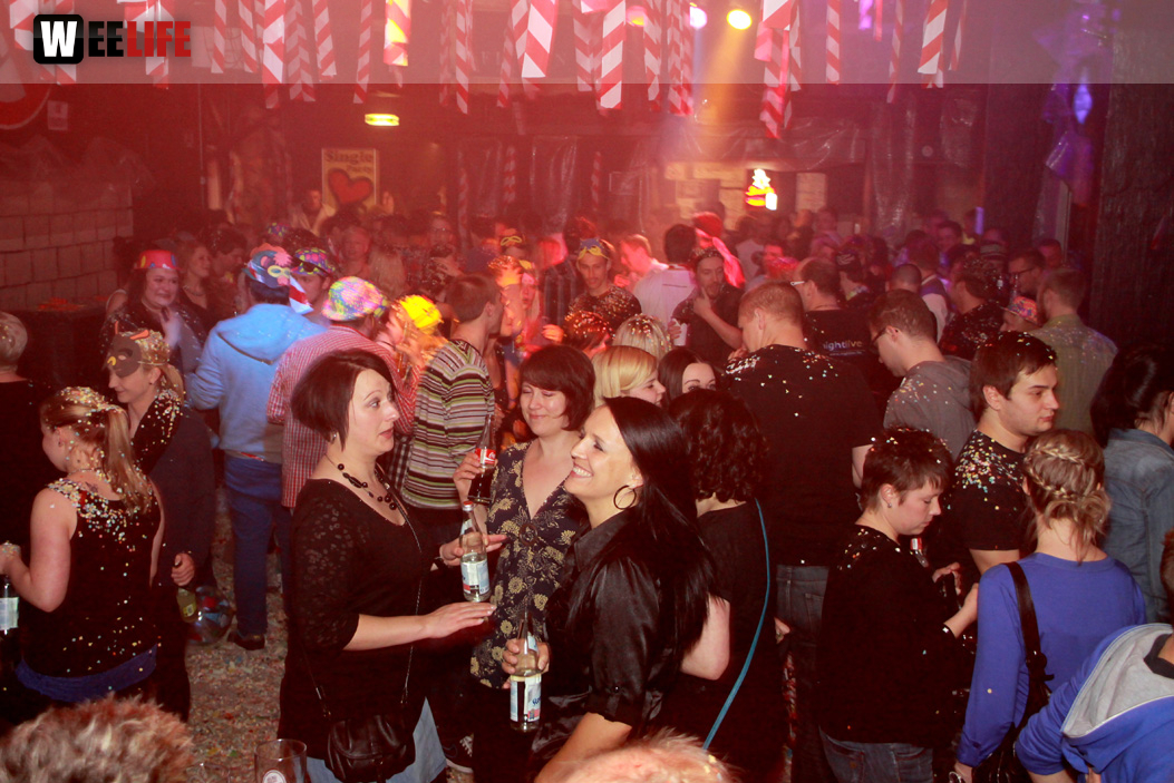PARTY HALLIGALLI