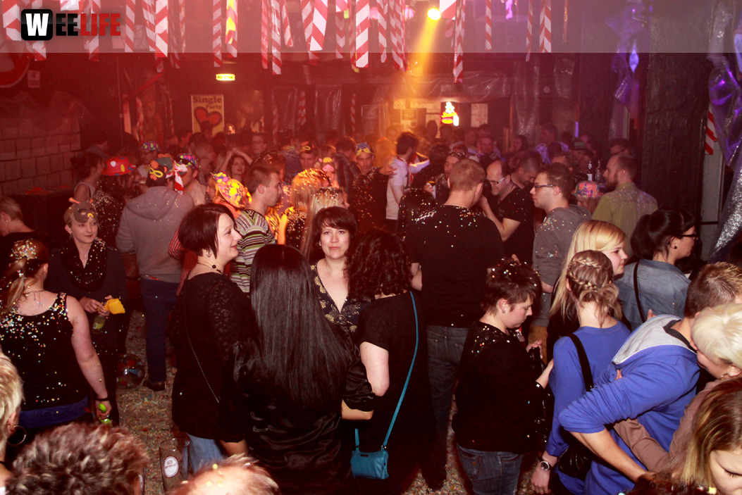 PARTY HALLIGALLI