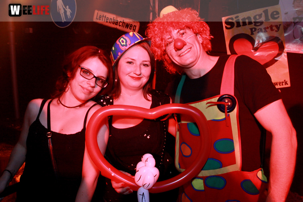 PARTY HALLIGALLI
