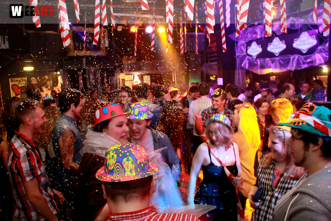 PARTY HALLIGALLI