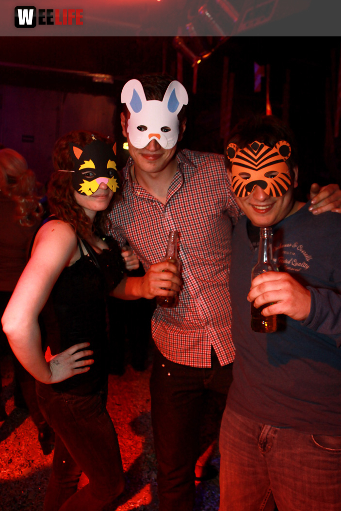 PARTY HALLIGALLI
