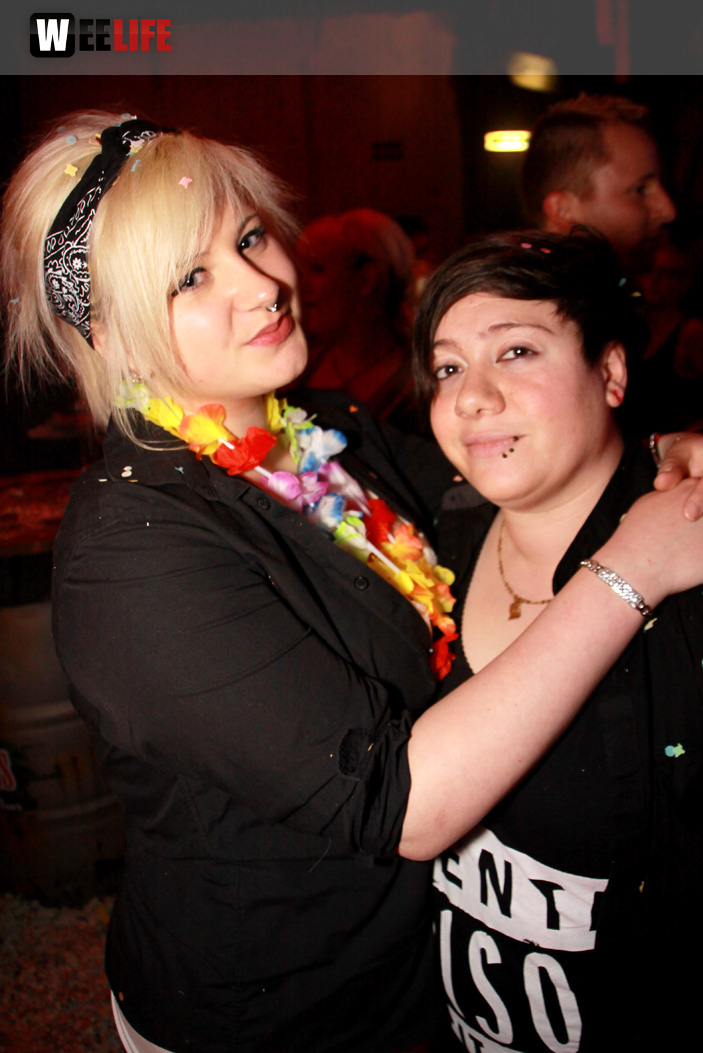 PARTY HALLIGALLI